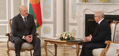Президент Беларуси Александр Лукашенко провел встречу с послом Кубы Херардо Суаресом Альваресом